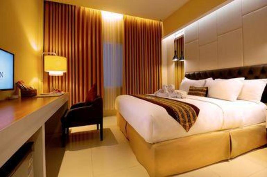 G'Sign Hotel Banjarmasin Банджармасин Экстерьер фото